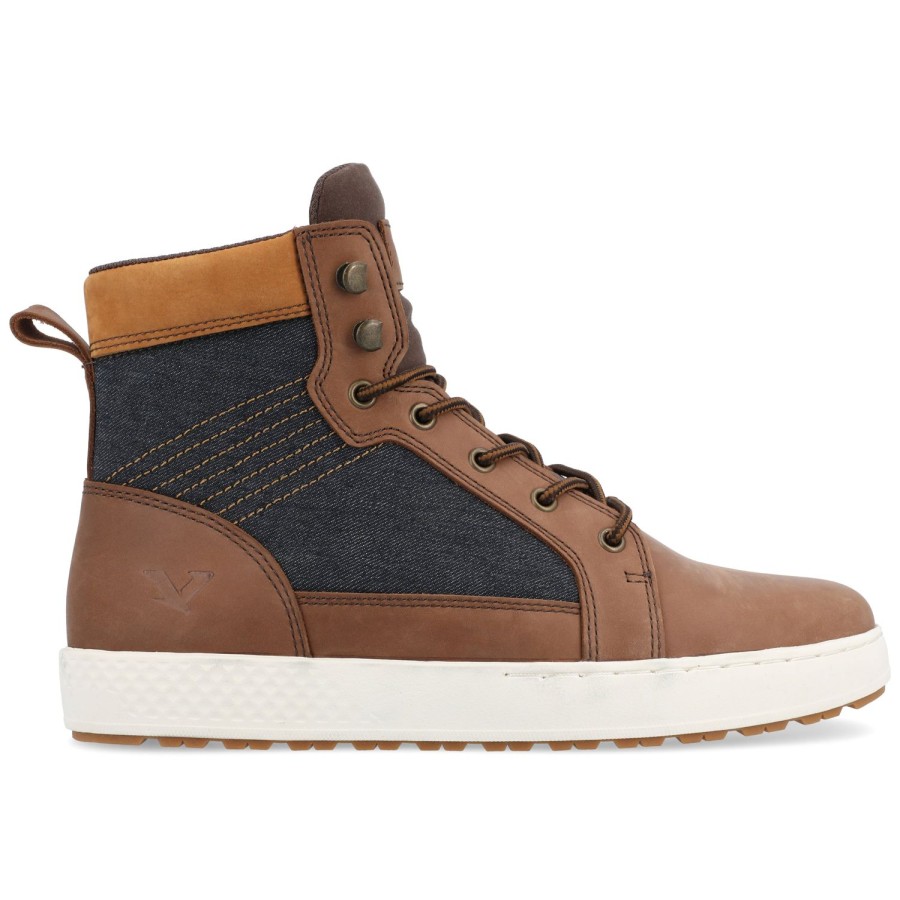 Casual Thomas & Vine | Latitude
