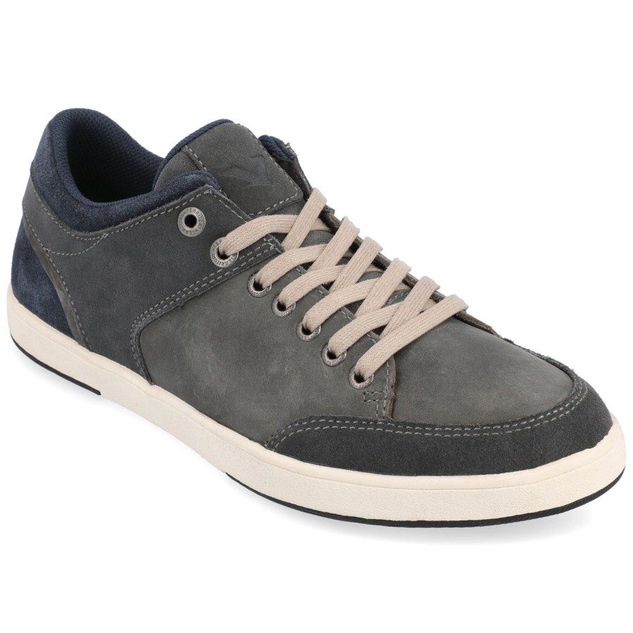 Casual Thomas & Vine | Pacer